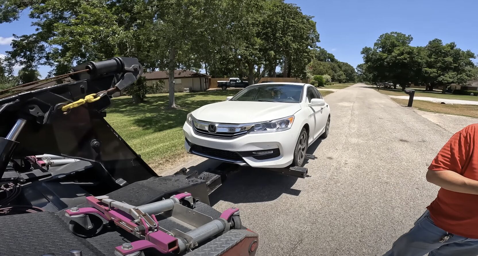 Professional car towing service in action in Palmview, TX